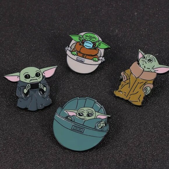 SET OF 4! Star Wars Baby Yoda Lapel Hat Pin Set Mandalorian Vintage - Picture 5 of 15